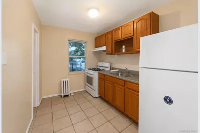 24011 144th Avenue, Rosedale, NY 11422 - Photo 10