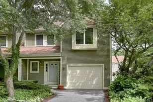 1103 Regent Dr, Mount Kisco, NY 10549 - Photo 2