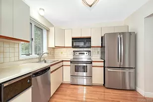 1103 Regent Dr, Mount Kisco, NY 10549 - Photo 10