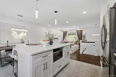 19 McMillan Avenue, Mahopac, NY 10541 - Photo 4