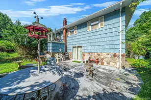 8 Dartmouth Rd, Shoreham, NY 11786 - Photo 4