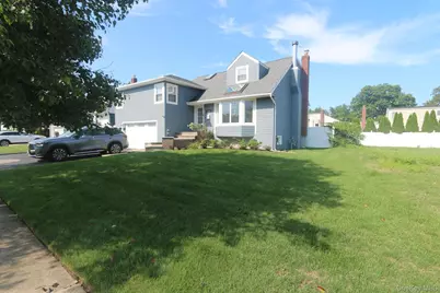 3260 Judith Lane, Oceanside, NY 11572 - Photo 2