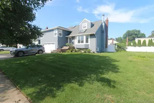 3260 Judith Ln, Oceanside, NY 11572 - Photo 2