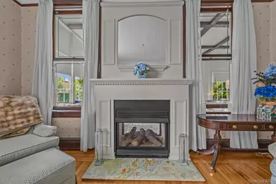 190 Beach 137th Street, Rockaway Park, NY 11694 - Photo 10