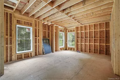 32 Vandewater Drive, Wappingers Falls, NY 12590 - Photo 8