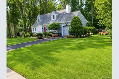 258 Steamboat Road, Great Neck, NY 11024 - Photo 10