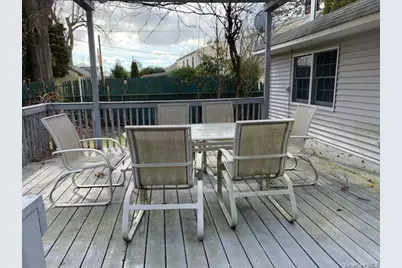 17 Giant Lane, Levittown, NY 11756 - Photo 2