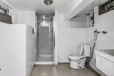 101 Emerson Avenue, Floral Park, NY 11001 - Photo 10