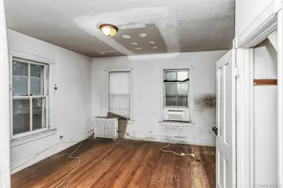 101 Emerson Avenue, Floral Park, NY 11001 - Photo 14