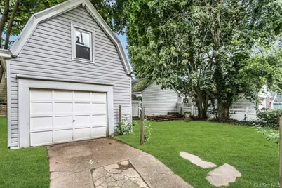 101 Emerson Avenue, Floral Park, NY 11001 - Photo 22