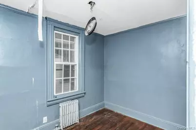 101 Emerson Avenue, Floral Park, NY 11001 - Photo 8