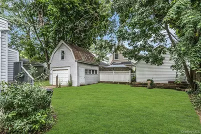 101 Emerson Avenue, Floral Park, NY 11001 - Photo 24