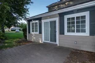 5000 Townhouse Dr, Coram, NY 11727 - Photo 12