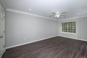 5000 Townhouse Dr, Coram, NY 11727 - Photo 10