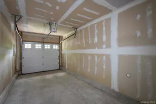 5000 Townhouse Dr, Coram, NY 11727 - Photo 14