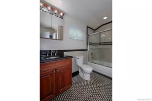 5000 Townhouse Dr, Coram, NY 11727 - Photo 10