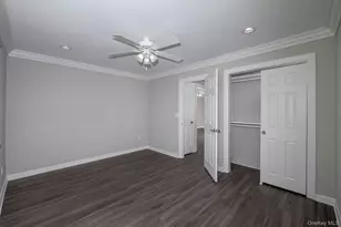 5000 Townhouse Dr, Coram, NY 11727 - Photo 12