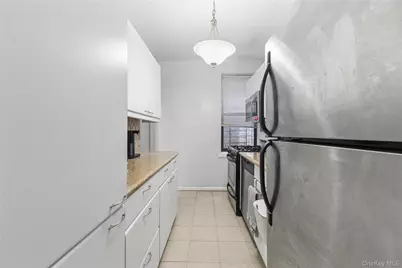 123-35 82 Road #5M, Kew Gardens, NY 11415 - Photo 2