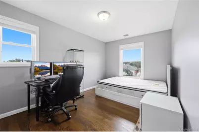 105 Wadsworth Avenue, Levittown, NY 11756 - Photo 14
