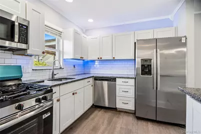 984 Maxwell Street, Franklin Square, NY 11010 - Photo 16