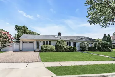 2 Arbor Road, Syosset, NY 11791 - Photo 2