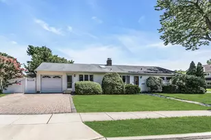 2 Arbor Rd, Syosset, NY 11791 - Photo 2