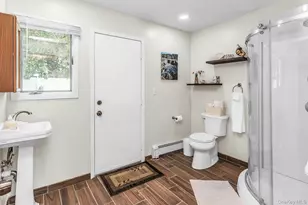 2 Arbor Rd, Syosset, NY 11791 - Photo 18