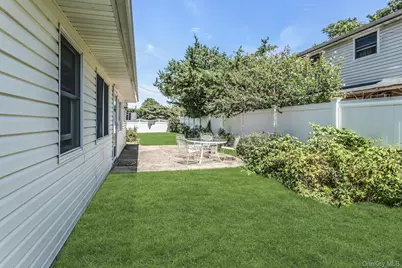 2 Arbor Road, Syosset, NY 11791 - Photo 28