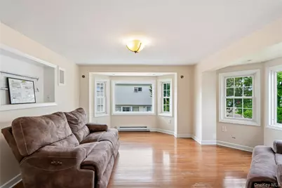 4 Wilshire Court, Freeport, NY 11520 - Photo 6
