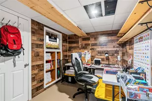4 Wilshire Ct, Freeport, NY 11520 - Photo 24