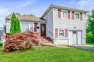 30 Cheshire Rd, Inwood, NY 11096 - Photo 1