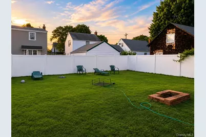 187 Perry Street, Hempstead, NY 11550 - Photo 12