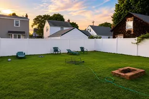 187 Perry St, Hempstead, NY 11550 - Photo 12