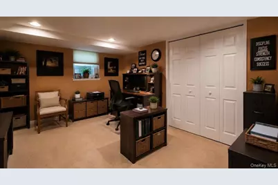 32 Taylor Drive, Farmingdale, NY 11735 - Photo 26
