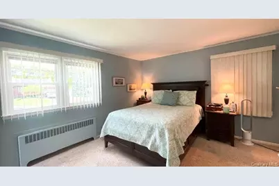32 Taylor Drive, Farmingdale, NY 11735 - Photo 22