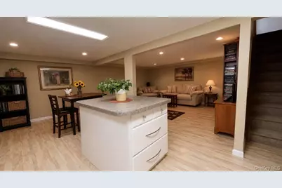 32 Taylor Drive, Farmingdale, NY 11735 - Photo 24