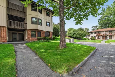 3 Hampton Court #B, Yorktown Heights, NY 10598 - Photo 2