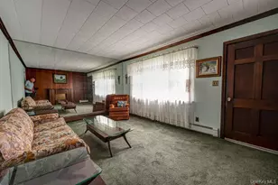17 Eckert St, South Huntington, NY 11746 - Photo 4