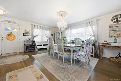 25 Rhode Island Avenue, Massapequa, NY 11758 - Photo 6