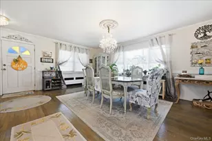 25 Rhode Island Ave, Massapequa, NY 11758 - Photo 6