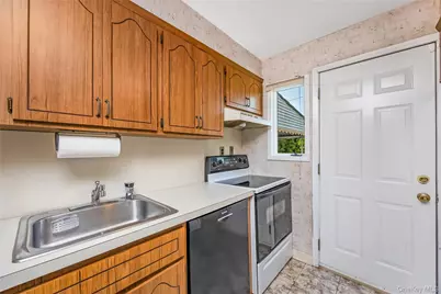 2671 7th Avenue, East Meadow, NY 11554 - Photo 12