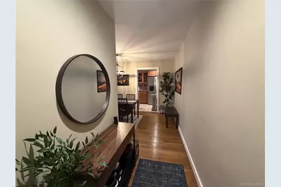 124 S Park Avenue #2V, Rockville Centre, NY 11570 - Photo 2