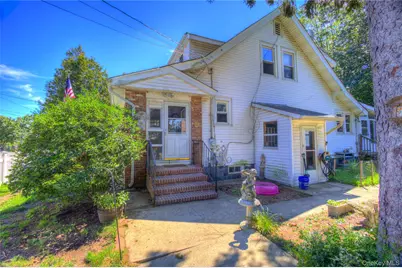 81 Notre Dame Avenue, Hicksville, NY 11801 - Photo 16