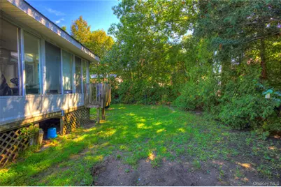 81 Notre Dame Avenue, Hicksville, NY 11801 - Photo 8