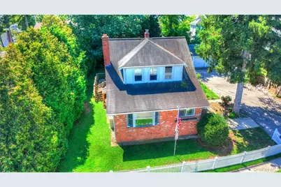 81 Notre Dame Avenue, Hicksville, NY 11801 - Photo 42