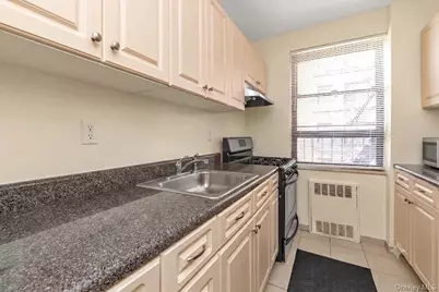 141-16 25th Road #2C, Flushing, NY 11354 - Photo 6