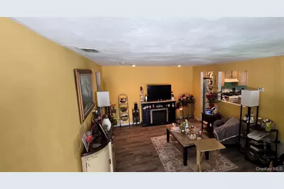 147 Birchwood Road #147, Medford, NY 11763 - Photo 6