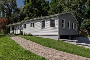 16 Trinity Pl, Rhinebeck, NY 12572 - Photo 2