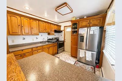 80 Carroll Street, Brentwood, NY 11717 - Photo 4