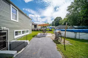 26 Delaware Rd, Newburgh, NY 12550 - Photo 36